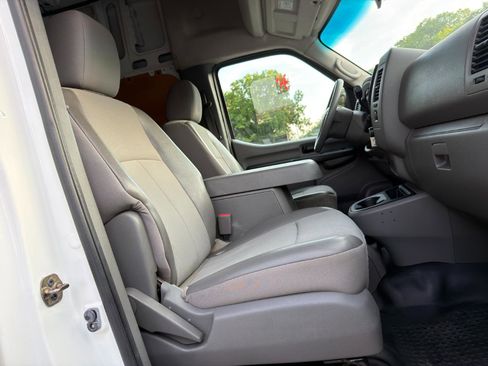 Used 2018 Nissan NV 2500 SV w/ Navigation Package RWD image 12
