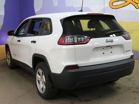 Used 2019 Jeep Cherokee Sport FWD image 6