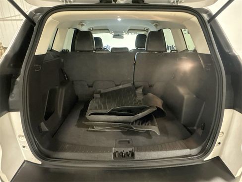 Used 2018 Ford Escape SE w/ SE Sport Appearance Package image 29