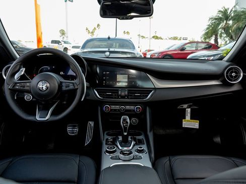 New 2025 Alfa Romeo Giulia w/ Driving Assist Package image 26