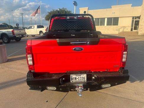 Used 2022 Ford F250 Lariat w/ Lariat Value Package RWD image 9
