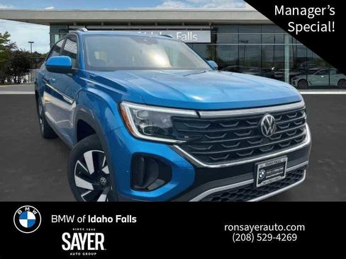 Used 2024 Volkswagen Atlas Cross Sport SE image 1