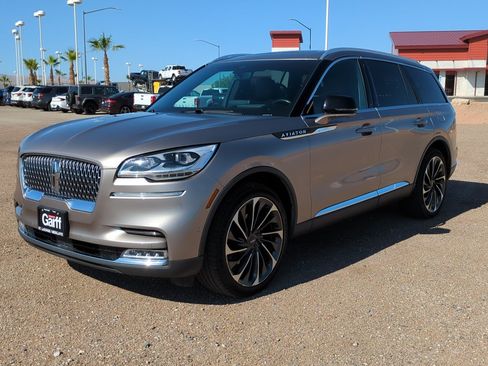 Used 2021 Lincoln Aviator Reserve w/ Equipment Group 202A AWD/4WD image 7
