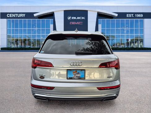 Used 2023 Audi Q5 2.0T Premium w/ Convenience Package AWD/4WD image 5