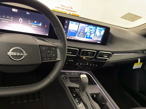 New 2026 Nissan Sentra SV w/ SV Convenience Package FWD image 18