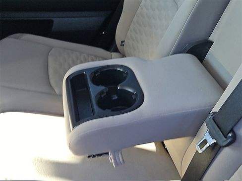 Used 2022 Nissan Pathfinder SV image 12