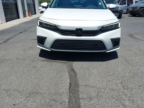 Used 2023 Honda Civic EX image 2