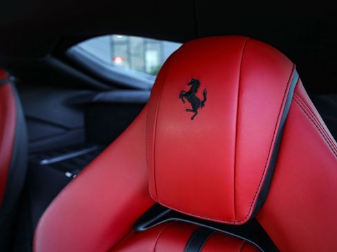 Used 2019 Ferrari 812 Superfast RWD image 42