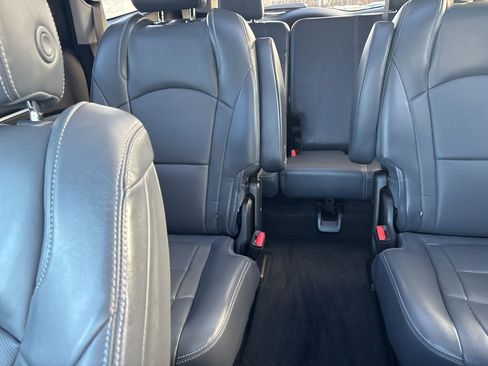 Used 2018 Buick Enclave Premium w/ Experience Buick Package image 18