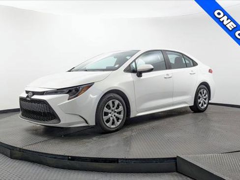 Used 2022 Toyota Corolla LE FWD image 2