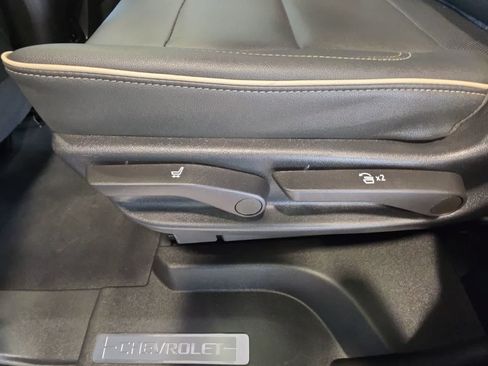 Used 2023 Chevrolet Tahoe Premier AWD/4WD image 35