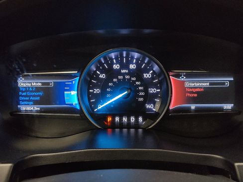 Used 2019 Ford Explorer Limited w/ Class III Trailer Tow Package FWD image 23