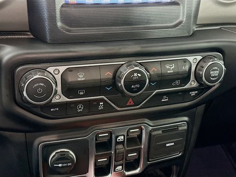 Used 2021 Jeep Gladiator Sport AWD/4WD image 22