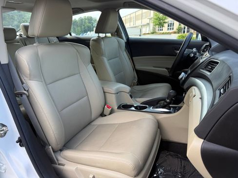 Used 2017 Acura ILX FWD image 38