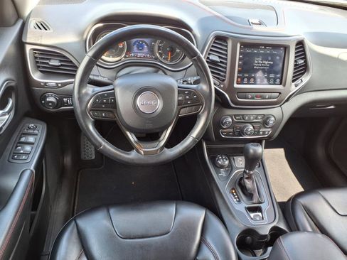 Used 2021 Jeep Cherokee Trailhawk image 6