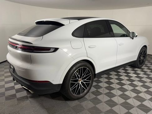 Certified 2025 Porsche Cayenne Coupe image 7