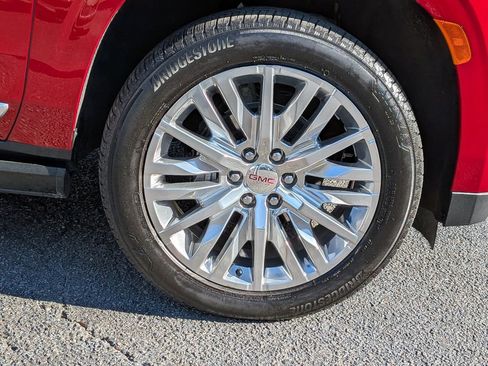 Used 2023 GMC Yukon Denali image 11