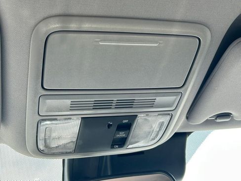 Used 2021 Honda Pilot EX image 18