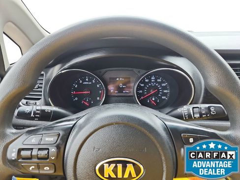 Used 2020 Kia Sedona LX image 13