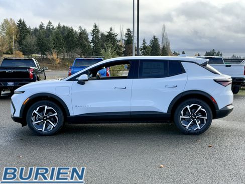 New 2026 Chevrolet Equinox EV LT image 2