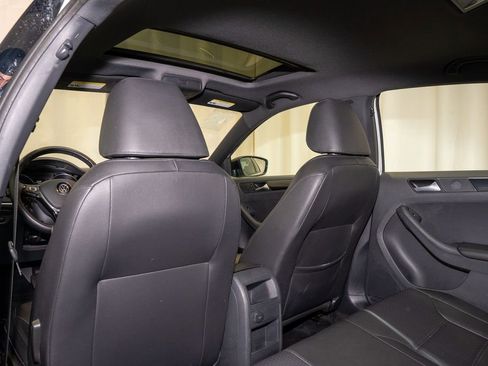 Used 2018 Volkswagen Jetta Sport image 8