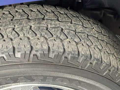 Used 2011 Chevrolet Colorado LT image 9