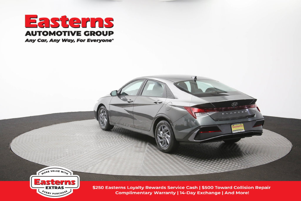 Used 2024 Hyundai Elantra SEL FWD image 64