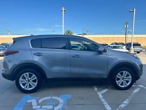 Used 2019 Kia Sportage LX AWD/4WD image 4