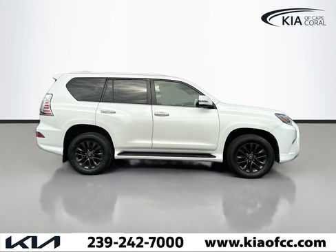 Used 2020 Lexus GX 460 Premium w/ Premium Package image 6