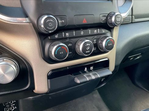Used 2021 RAM 1500 Laramie image 33