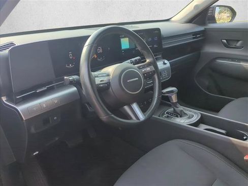 Used 2025 Hyundai Kona SEL FWD image 9