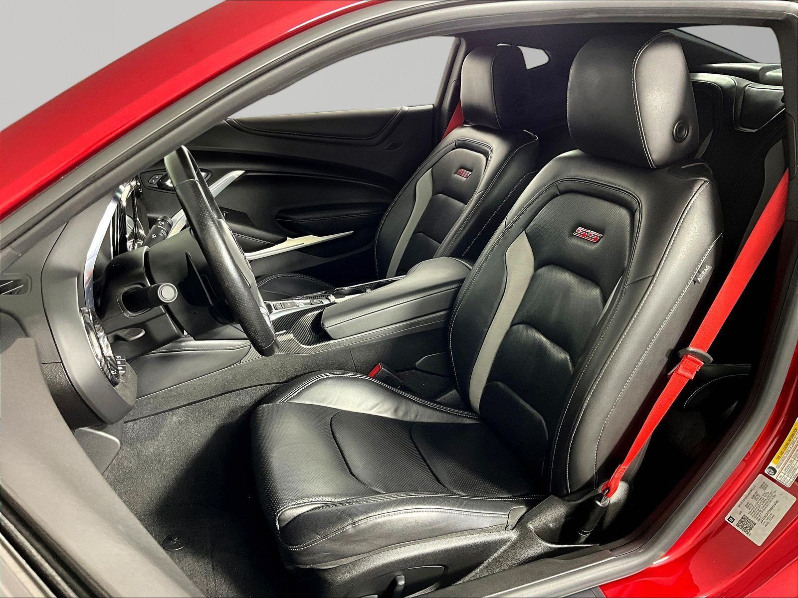 Used 2021 Chevrolet Camaro SS RWD image 17