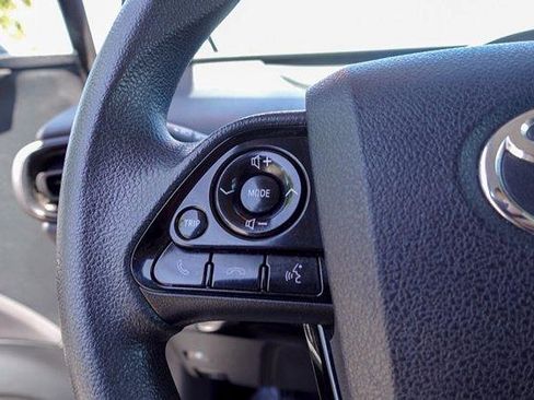 Certified 2022 Toyota Prius LE FWD image 14