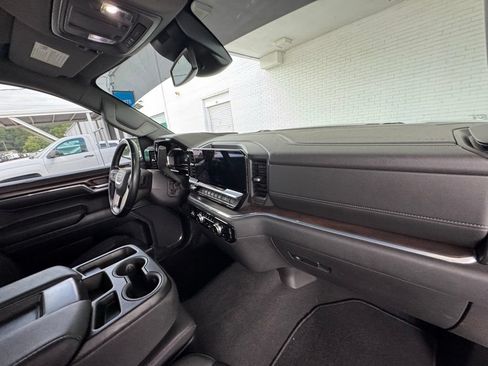 Used 2024 GMC Sierra 1500 SLT RWD image 17