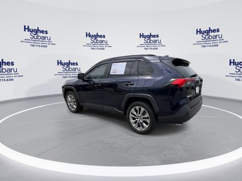Used 2021 Toyota RAV4 XLE Premium image 8