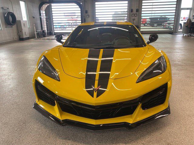 Used 2025 Chevrolet Corvette Z06 RWD image 2