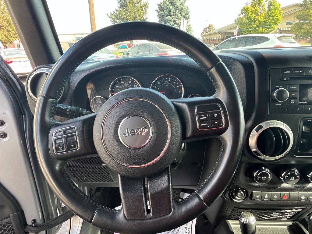 Used 2017 Jeep Wrangler Unlimited Rubicon w/ Cold Weather Group AWD/4WD image 13