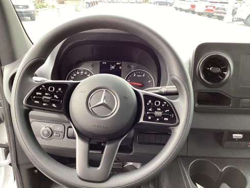 Used 2024 Mercedes-Benz Sprinter 3500 image 15