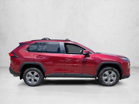 Used 2025 Toyota RAV4 XLE w/ Convenience Package FWD image 4