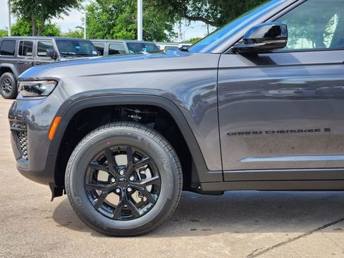 New 2026 Jeep Grand Cherokee L 2WD image 6