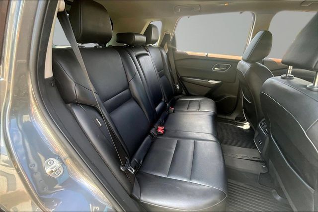 Used 2021 Nissan Rogue SV w/ Premium Package AWD/4WD image 25