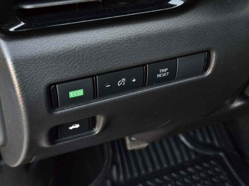 Certified 2025 Nissan Sentra SV FWD image 16