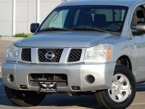 Used 2004 Nissan Titan XE w/ (PRF) Preferred Pkg AWD/4WD image 2