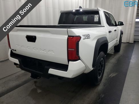 Used 2024 Toyota Tacoma TRD Off-Road image 2