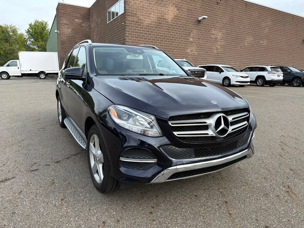 Used 2018 Mercedes-Benz GLE 350 4MATIC image 2