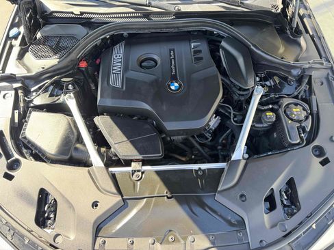 Used 2018 BMW 530i w/ Premium Package image 11