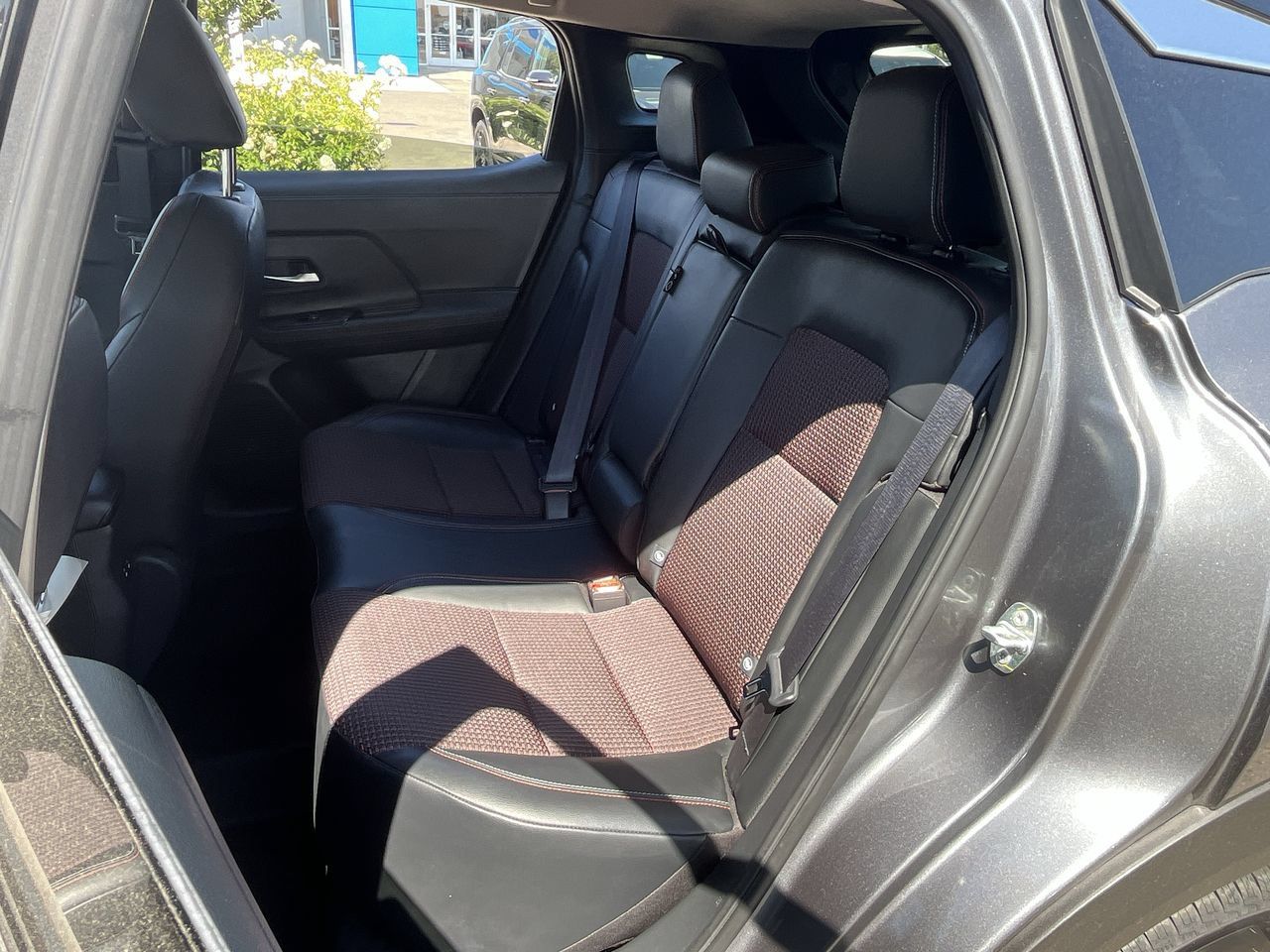Used 2025 Nissan Kicks SR FWD image 21