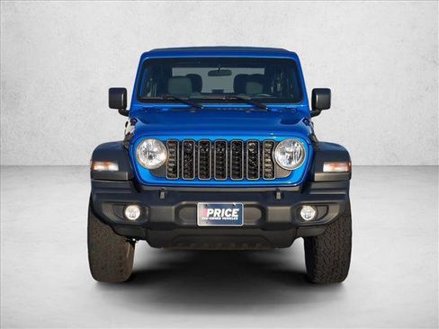 Used 2025 Jeep Wrangler Sport AWD/4WD image 2