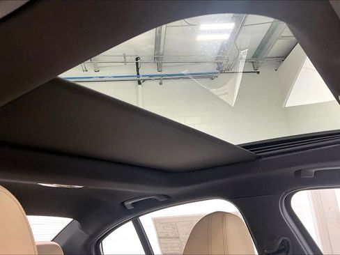 New 2026 BMW 330i Sedan w/ Convenience Package image 23