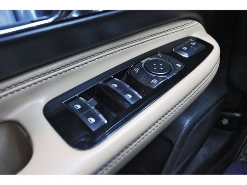 Used 2020 Lincoln Corsair Reserve FWD image 21